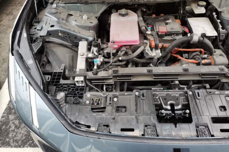 Used Lynk & Co Z10 2025 95 kWh 702 km All-Wheel Drive Intelligent Driving Ultra Engine Bay Right