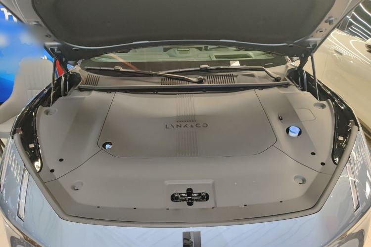 Used Lynk & Co Z10 2025 95 kWh 702 km All-Wheel Drive Intelligent Driving Ultra Engine Bay