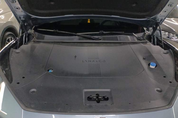 Used Lynk & Co Z10 2025 95 kWh 702 km All-Wheel Drive Intelligent Driving Ultra Engine Bay