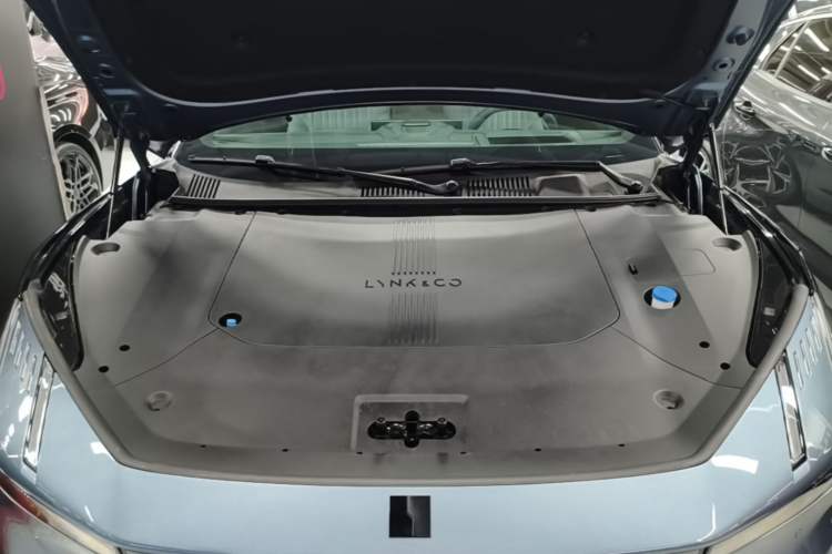 Used Lynk & Co Z10 2025 95 kWh 702 km All-Wheel Drive Intelligent Driving Ultra Engine Bay