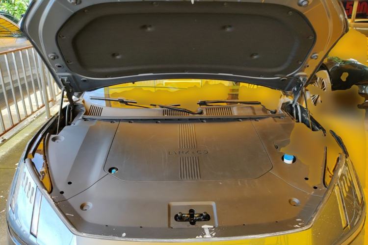 Used Lynk & Co Z10 2025 95 kWh 702 km All-Wheel Drive Intelligent Driving Ultra Engine Bay