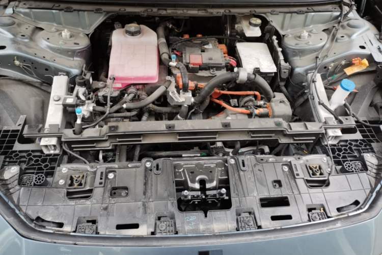 Used Lynk & Co Z10 2025 95 kWh 702 km All-Wheel Drive Intelligent Driving Ultra Engine Bay