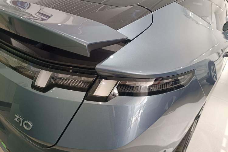 Used Lynk & Co Z10 2025 95 kWh 702 km All-Wheel Drive Intelligent Driving Ultra Exterior 3