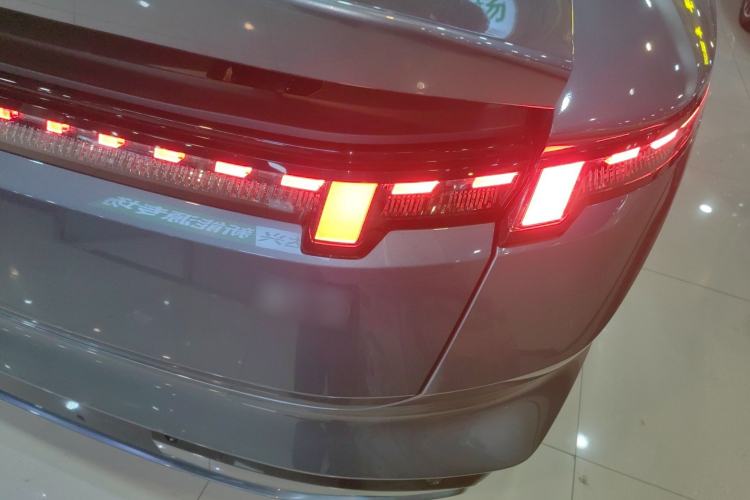 Used Lynk & Co Z10 2025 95 kWh 702 km All-Wheel Drive Intelligent Driving Ultra Exterior 3