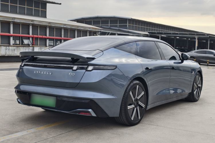 Used Lynk & Co Z10 2025 95 kWh 806 km Range Rear-Wheel Drive Advanced Driver-Assistance System Max Exterior 4