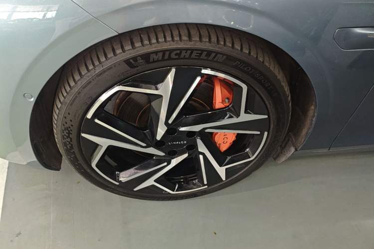 Used Lynk & Co Z10 2025 95 kWh 702 km All-Wheel Drive Intelligent Driving Ultra Exterior 4