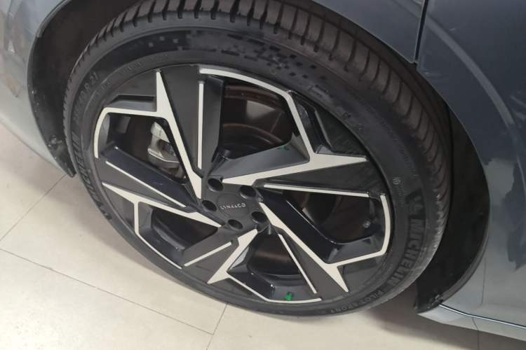Used Lynk & Co Z10 2025 95 kWh 702 km All-Wheel Drive Intelligent Driving Ultra Exterior 5