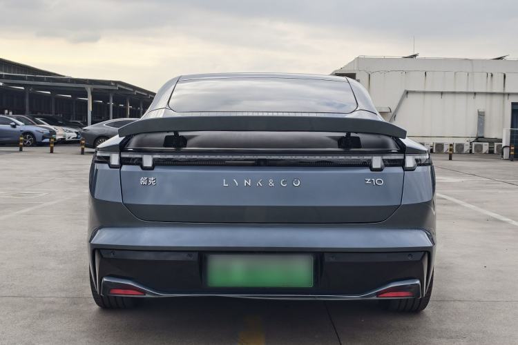 Used Lynk & Co Z10 2025 95 kWh 806 km Range Rear-Wheel Drive Advanced Driver-Assistance System Max Exterior 5