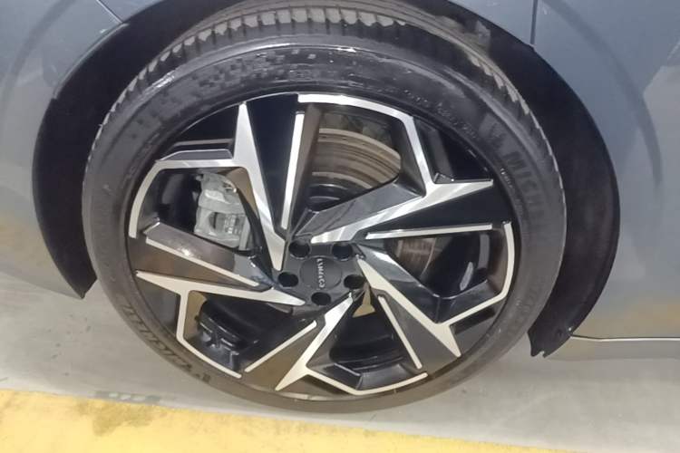Used Lynk & Co Z10 2025 95 kWh 702 km All-Wheel Drive Intelligent Driving Ultra Exterior 5