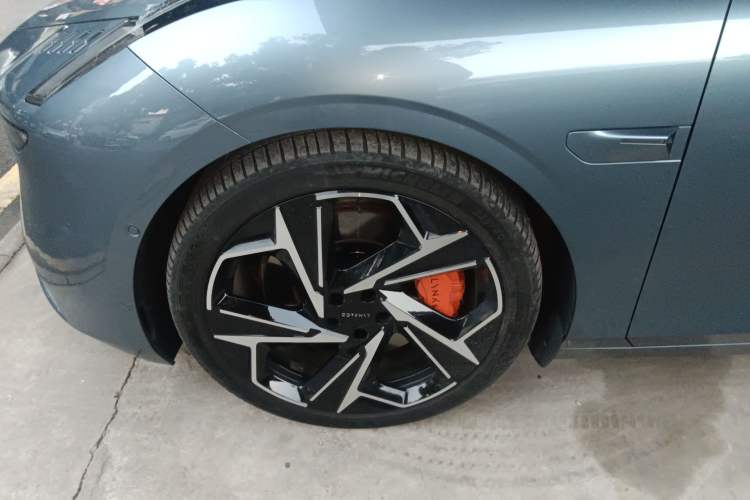 Used Lynk & Co Z10 2025 95 kWh 702 km All-Wheel Drive Intelligent Driving Ultra Exterior 7