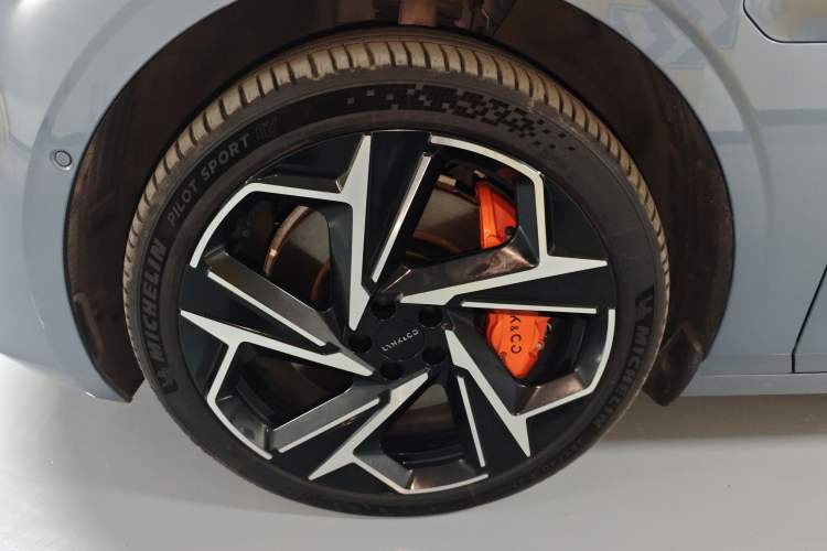 Used Lynk & Co Z10 2025 95 kWh 702 km All-Wheel Drive Intelligent Driving Ultra Exterior 7