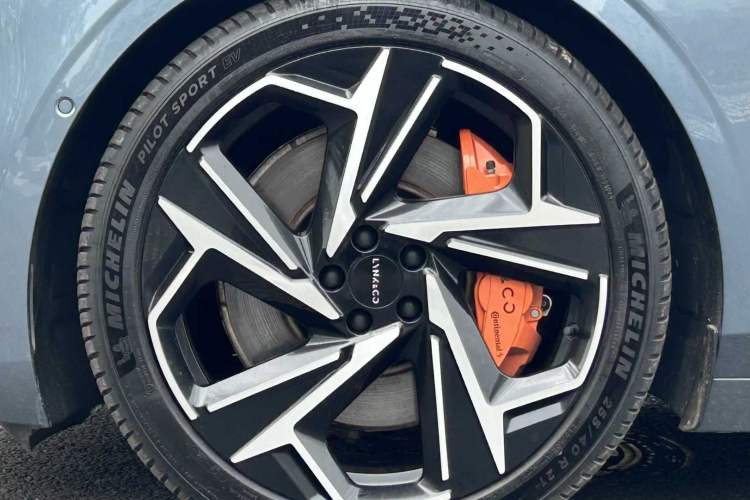 Used Lynk & Co Z10 2025 95 kWh 702 km All-Wheel Drive Intelligent Driving Ultra Exterior 8