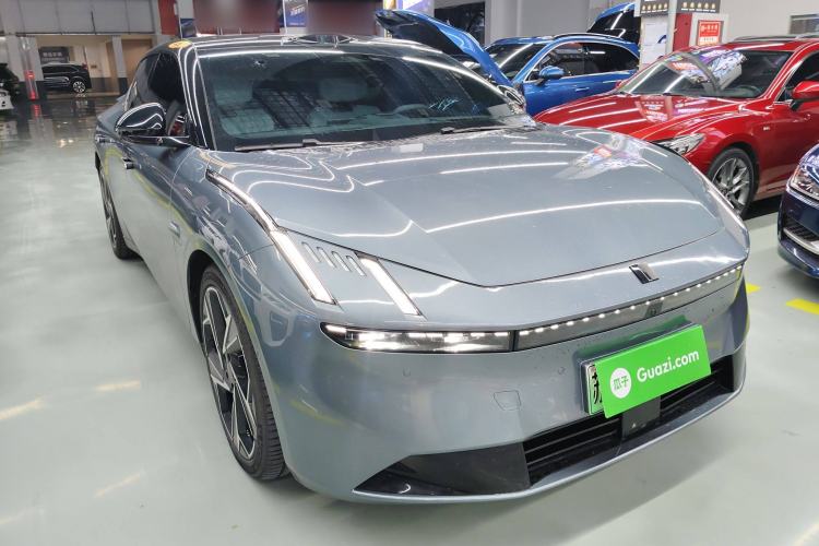Used Lynk & Co Z10 2025 95 kWh 702 km All-Wheel Drive Intelligent Driving Ultra Front Right 45 Deg
