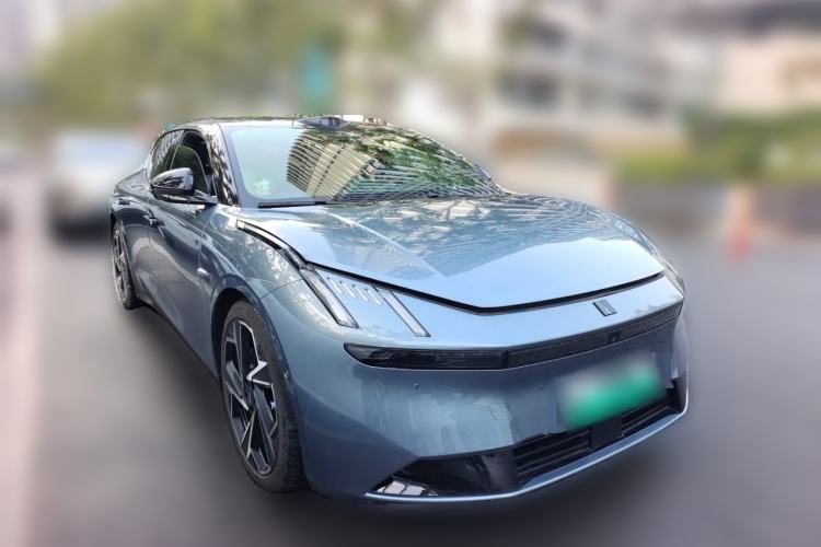 Used Lynk & Co Z10 2025 95 kWh 806 km Range Rear-Wheel Drive Advanced Driver-Assistance System Max Front Right 45 Deg