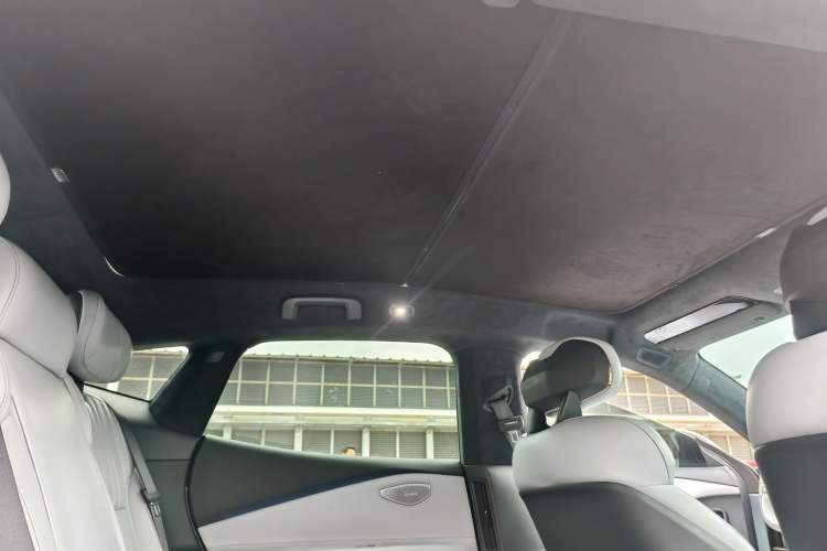 Used Lynk & Co Z10 2025 95 kWh 806 km Range Rear-Wheel Drive Advanced Driver-Assistance System Max Headliner