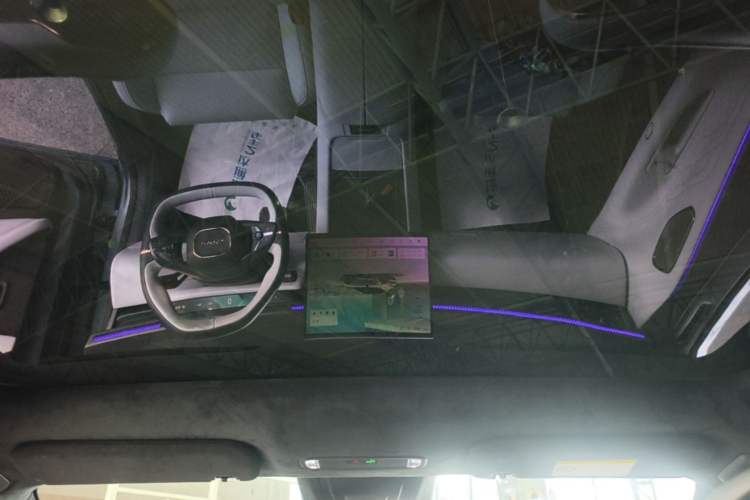 Used Lynk & Co Z10 2025 95 kWh 806 km Range Rear-Wheel Drive Advanced Driver-Assistance System Max Headliner