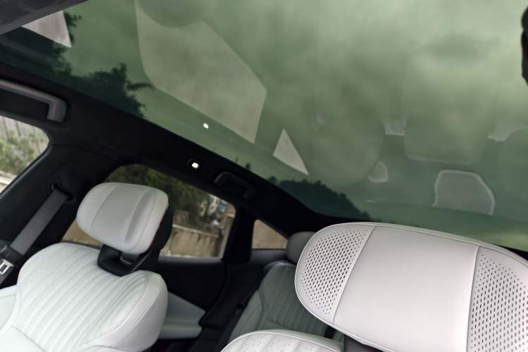 Used Lynk & Co Z10 2025 95 kWh 702 km All-Wheel Drive Intelligent Driving Ultra Headliner