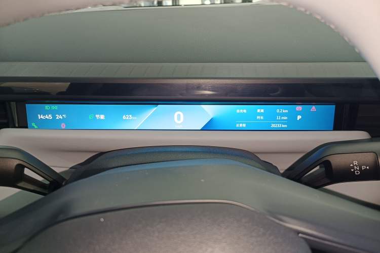 Used Lynk & Co Z10 2025 95 kWh 702 km All-Wheel Drive Intelligent Driving Ultra Instrument Cluster