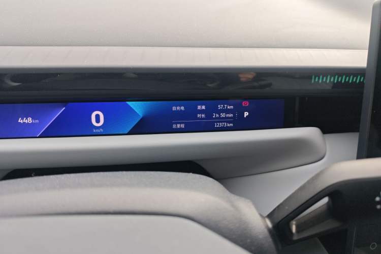 Used Lynk & Co Z10 2025 95 kWh 702 km All-Wheel Drive Intelligent Driving Ultra Instrument Cluster