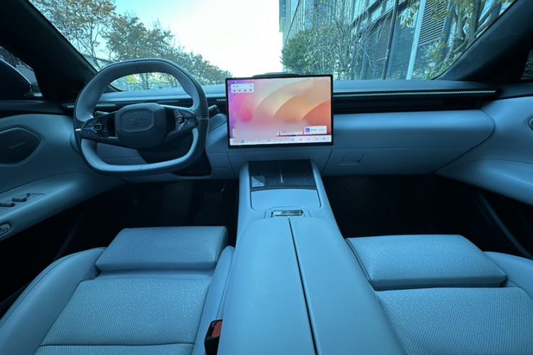 Used Lynk & Co Z10 2025 95 kWh 702 km All-Wheel Drive Intelligent Driving Ultra Interior 1