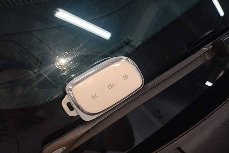 Used Lynk & Co Z10 2025 95 kWh 702 km All-Wheel Drive Intelligent Driving Ultra Interior 1