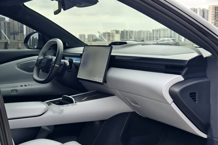 Used Lynk & Co Z10 2025 95 kWh 702 km All-Wheel Drive Intelligent Driving Ultra Interior 1
