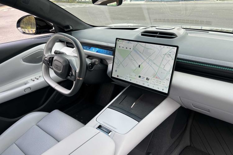 Used Lynk & Co Z10 2025 95 kWh 702 km All-Wheel Drive Intelligent Driving Ultra Interior 10