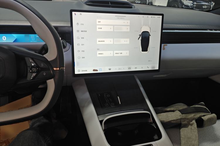 Used Lynk & Co Z10 2025 95 kWh 702 km All-Wheel Drive Intelligent Driving Ultra Interior 2