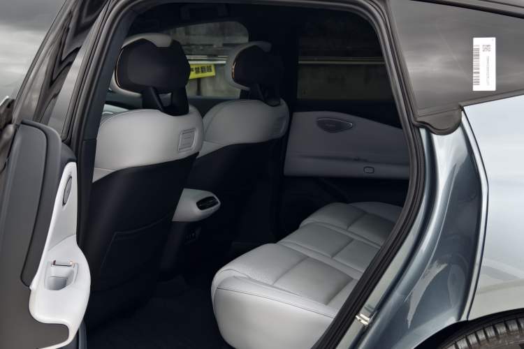 Used Lynk & Co Z10 2025 95 kWh 702 km All-Wheel Drive Intelligent Driving Ultra Interior 2