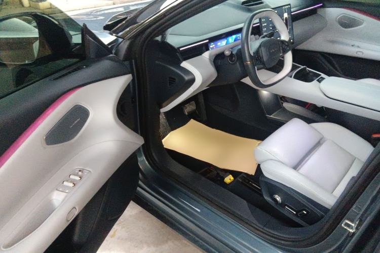Used Lynk & Co Z10 2025 95 kWh 702 km All-Wheel Drive Intelligent Driving Ultra Interior 3