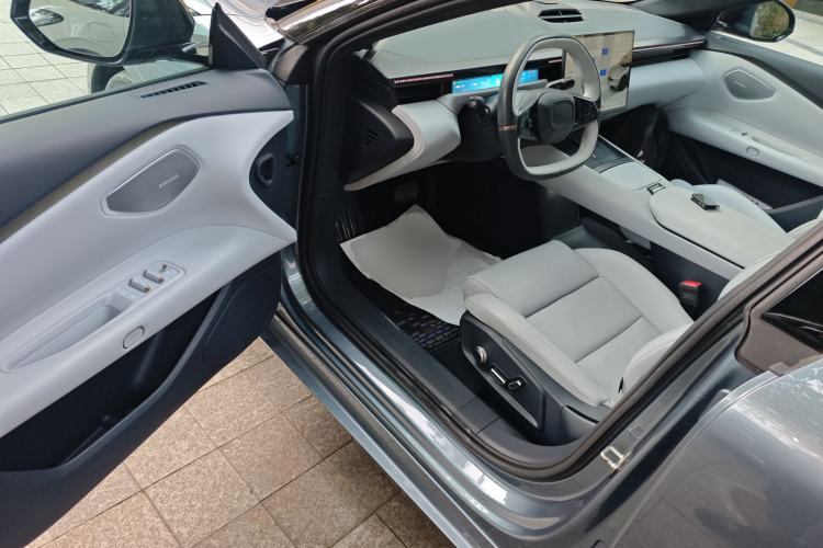 Used Lynk & Co Z10 2025 95 kWh 702 km All-Wheel Drive Intelligent Driving Ultra Interior 3