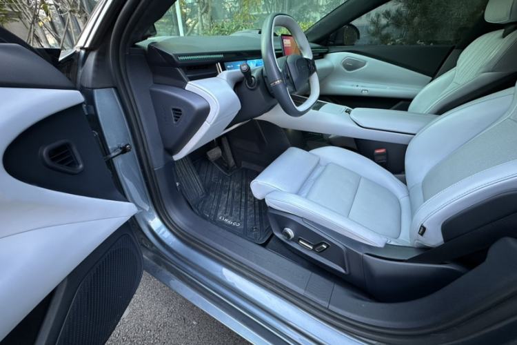 Used Lynk & Co Z10 2025 95 kWh 702 km All-Wheel Drive Intelligent Driving Ultra Interior 3