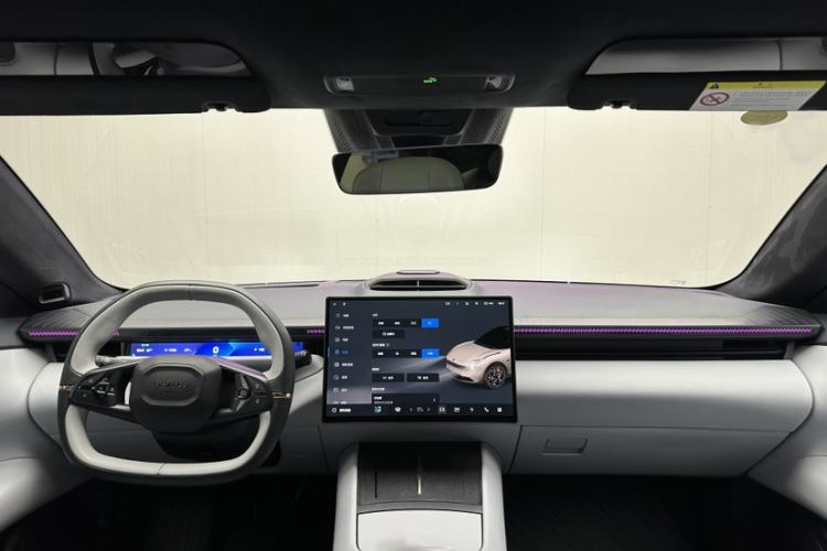 Used Lynk & Co Z10 2025 95 kWh 702 km All-Wheel Drive Intelligent Driving Ultra Interior 3