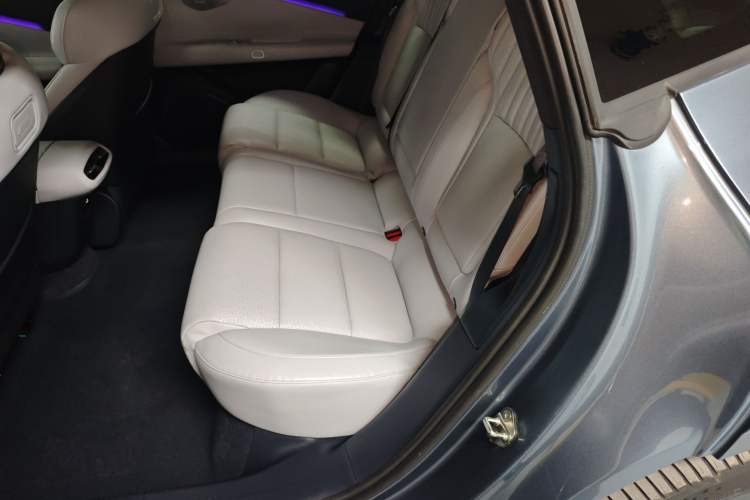 Used Lynk & Co Z10 2025 95 kWh 702 km All-Wheel Drive Intelligent Driving Ultra Interior 4