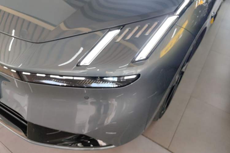 Used Lynk & Co Z10 2025 95 kWh 702 km All-Wheel Drive Intelligent Driving Ultra Left Front Headlight