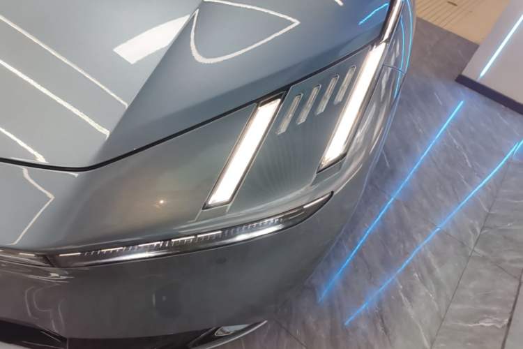 Used Lynk & Co Z10 2025 95 kWh 702 km All-Wheel Drive Intelligent Driving Ultra Left Front Headlight