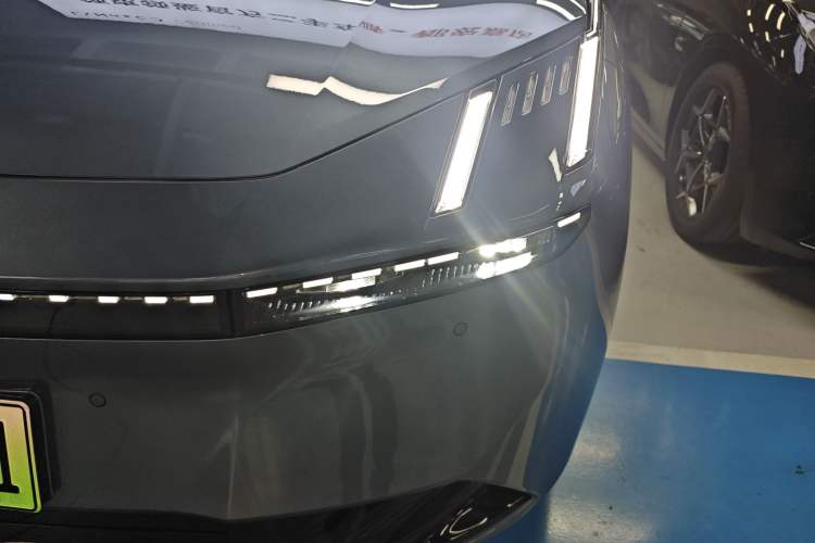 Used Lynk & Co Z10 2025 95 kWh 702 km All-Wheel Drive Intelligent Driving Ultra Left Front Headlight