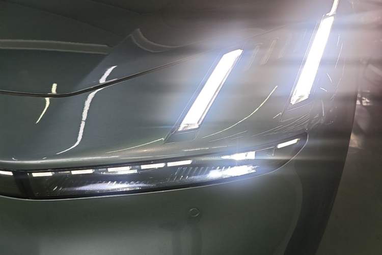 Used Lynk & Co Z10 2025 95 kWh 702 km All-Wheel Drive Intelligent Driving Ultra Left Front Headlight