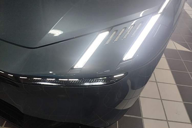 Used Lynk & Co Z10 2025 95 kWh 702 km All-Wheel Drive Intelligent Driving Ultra Left Front Headlight