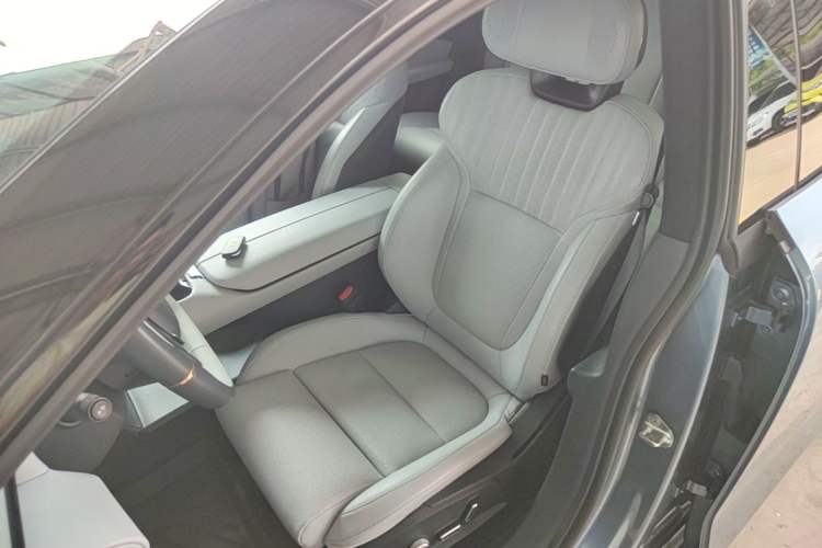 Used Lynk & Co Z10 2025 95 kWh 702 km All-Wheel Drive Intelligent Driving Ultra Left Front Seat