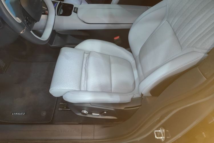Used Lynk & Co Z10 2025 95 kWh 702 km All-Wheel Drive Intelligent Driving Ultra Left Front Seat