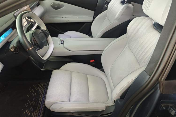 Used Lynk & Co Z10 2025 95 kWh 702 km All-Wheel Drive Intelligent Driving Ultra Left Front Seat