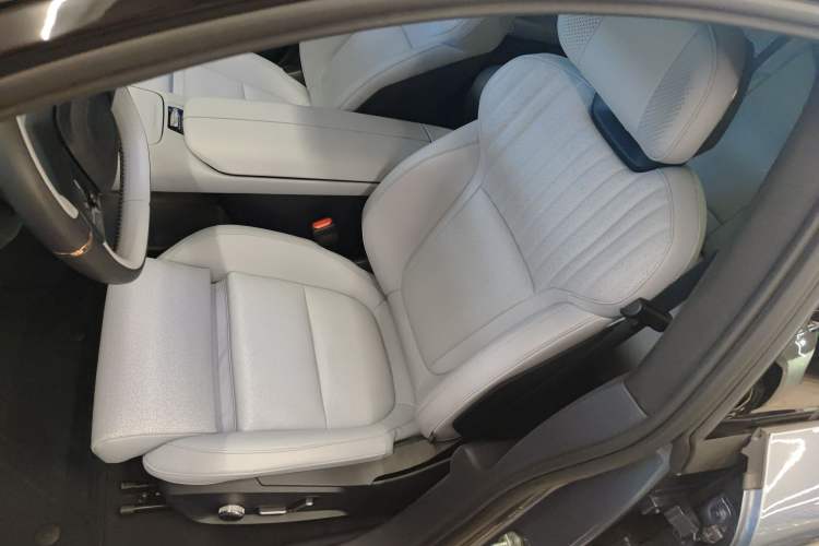 Used Lynk & Co Z10 2025 95 kWh 702 km All-Wheel Drive Intelligent Driving Ultra Left Front Seat