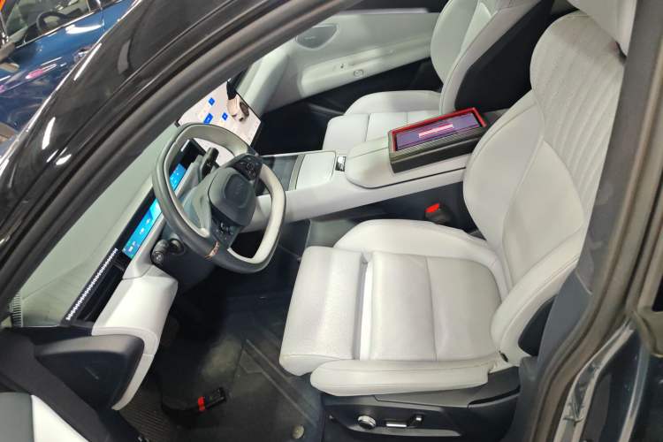 Used Lynk & Co Z10 2025 95 kWh 702 km All-Wheel Drive Intelligent Driving Ultra Left Front Seat