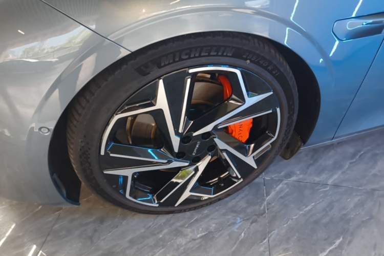 Used Lynk & Co Z10 2025 95 kWh 702 km All-Wheel Drive Intelligent Driving Ultra Left Front Wheel Hub
