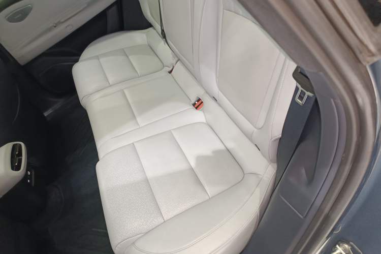 Used Lynk & Co Z10 2025 95 kWh 702 km All-Wheel Drive Intelligent Driving Ultra Left Rear Seat