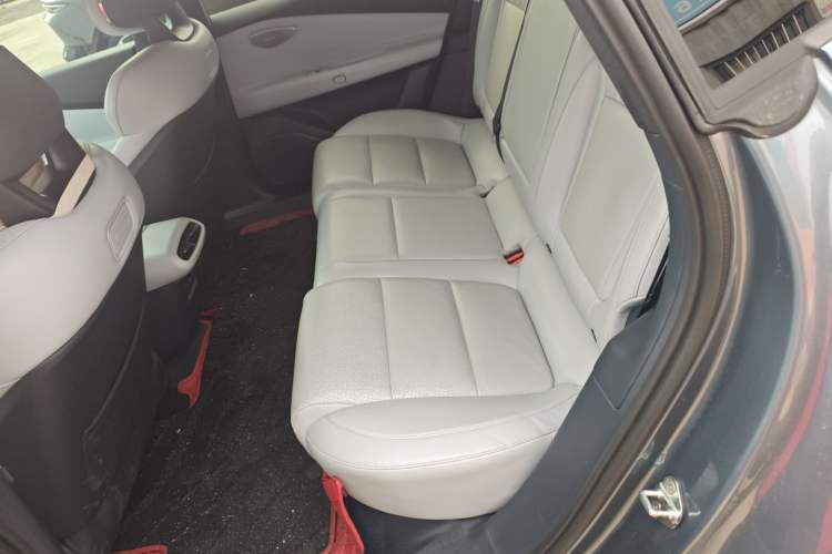 Used Lynk & Co Z10 2025 95 kWh 702 km All-Wheel Drive Intelligent Driving Ultra Left Rear Seat