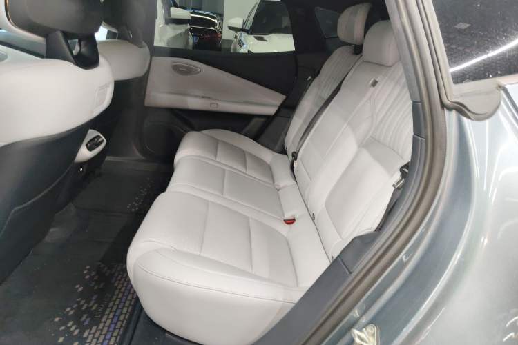 Used Lynk & Co Z10 2025 95 kWh 702 km All-Wheel Drive Intelligent Driving Ultra Left Rear Seat