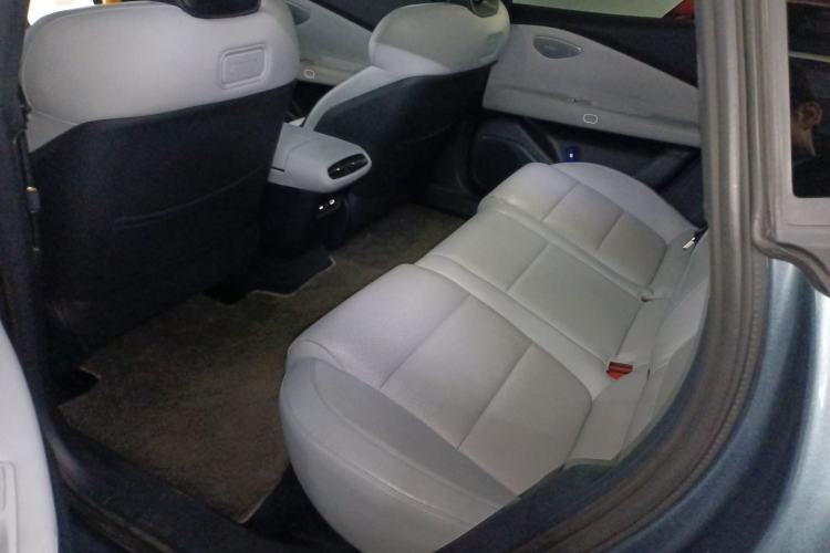 Used Lynk & Co Z10 2025 95 kWh 702 km All-Wheel Drive Intelligent Driving Ultra Left Rear Seat