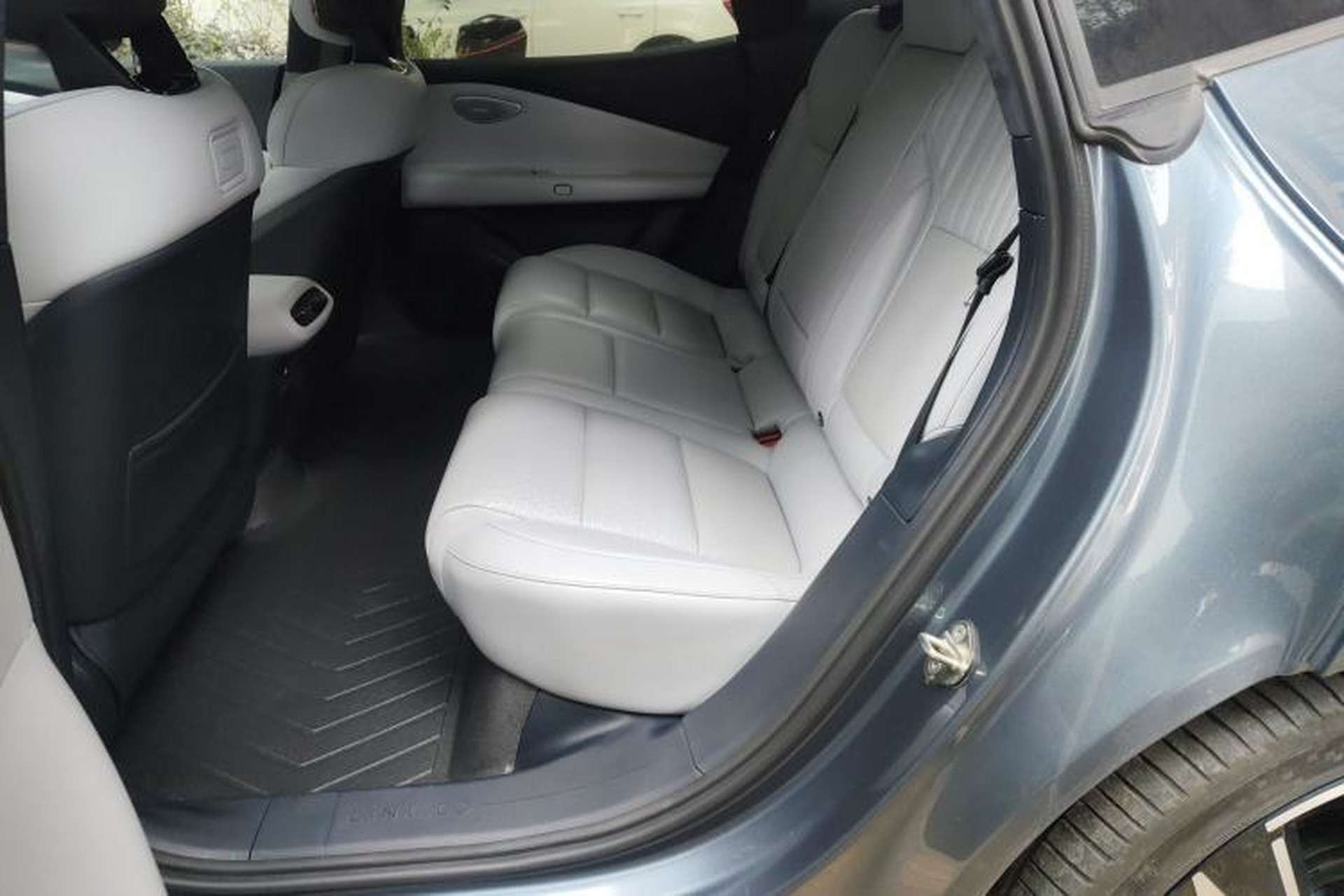 Used Lynk & Co Z10 2025 95 kWh 702 km All-Wheel Drive Intelligent Driving Ultra Left Rear Seat